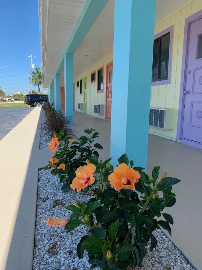 Off The Charts Inn Saint James City Exterior photo