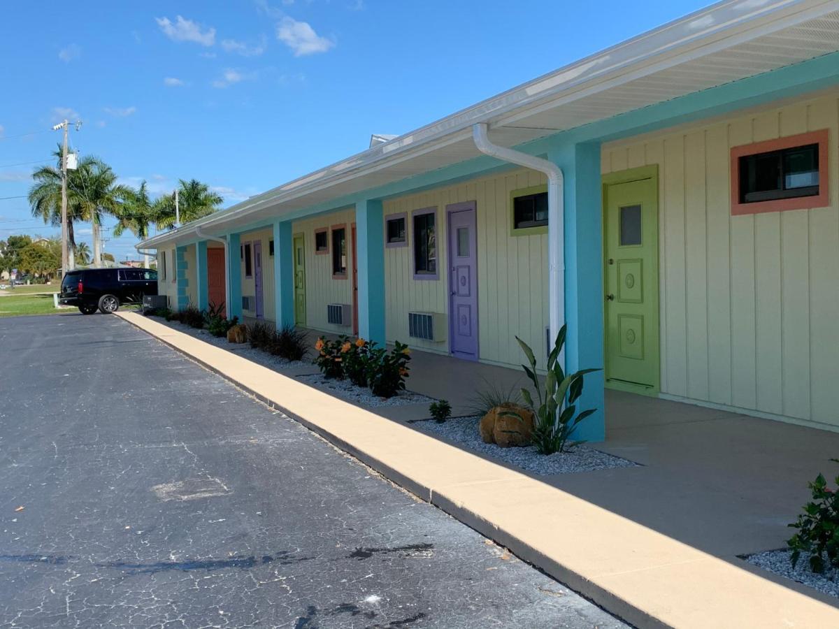 Off The Charts Inn Saint James City Exterior photo